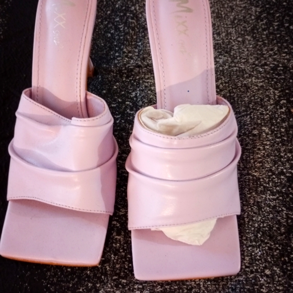 Lavender Heels
